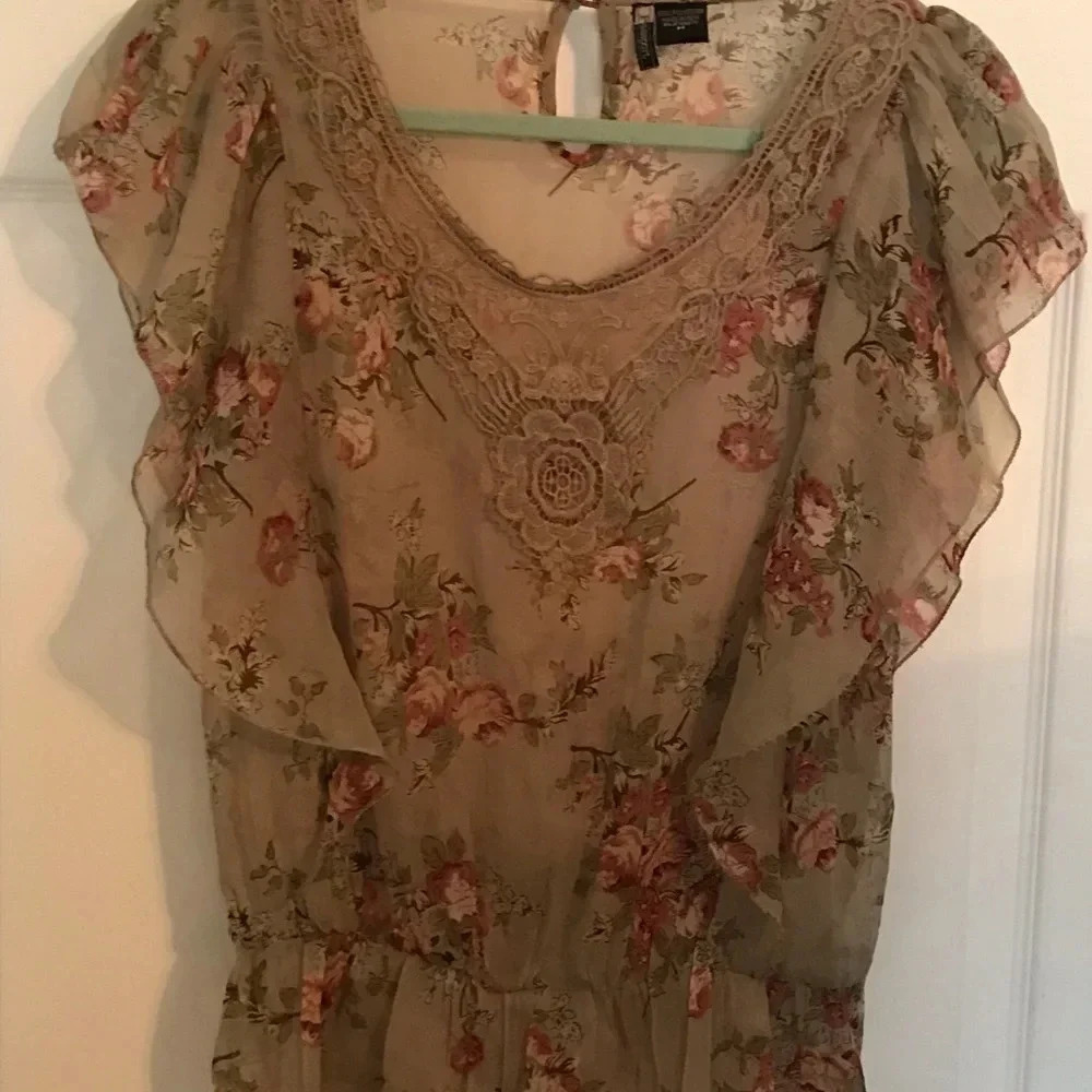 Women’s flowered top.